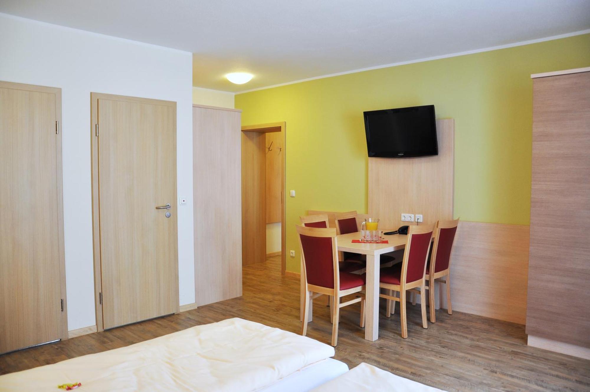 Gaestehaus Zehmerhof Bei Erding Walpertskirchen Esterno foto